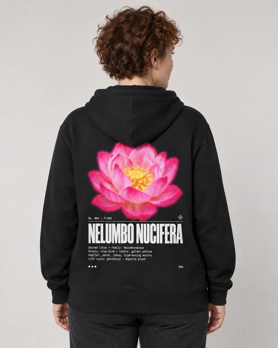 Nelumbo nucifera, hoodie noir, porte