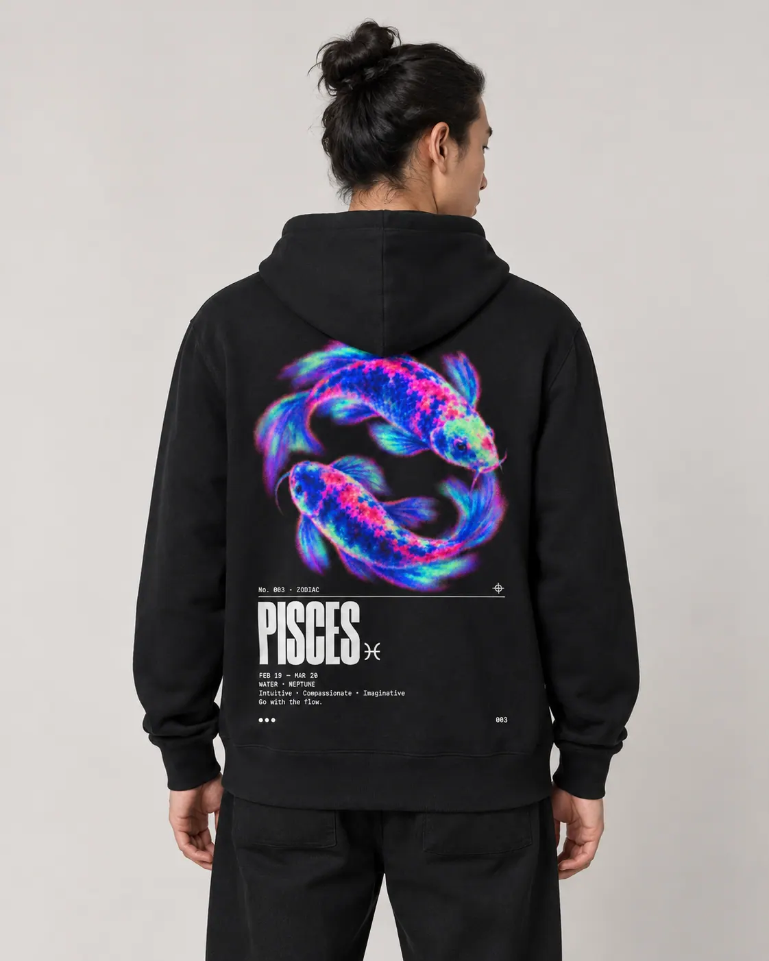 Pisces, hoodie noir, porte